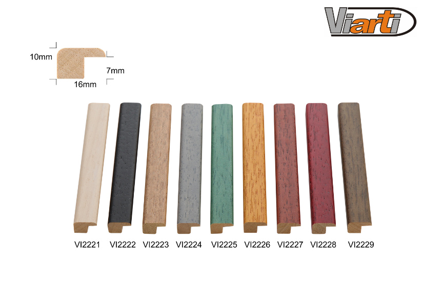 Wooden moulding 7/83